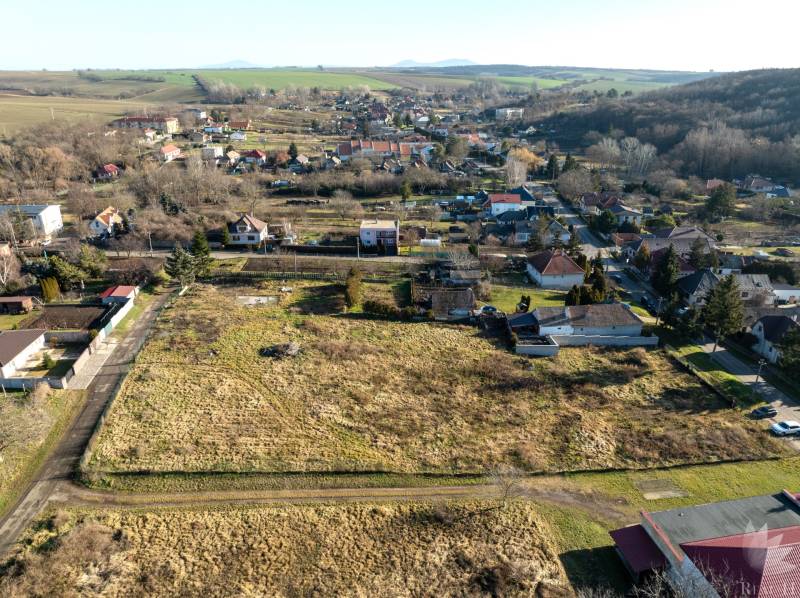 Predaj stavebný pozemok s vydaným platným stavebným povolením obec Báb okres Nitra